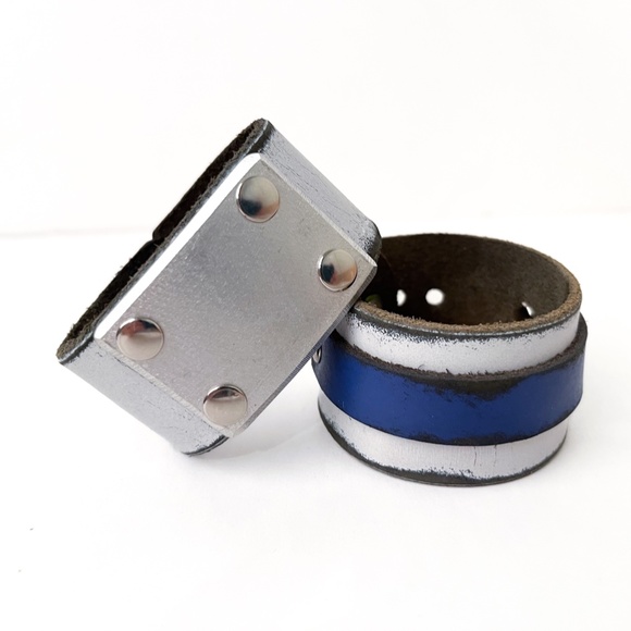 Leather Cuff Bracelet Metal - Picture 4 of 4